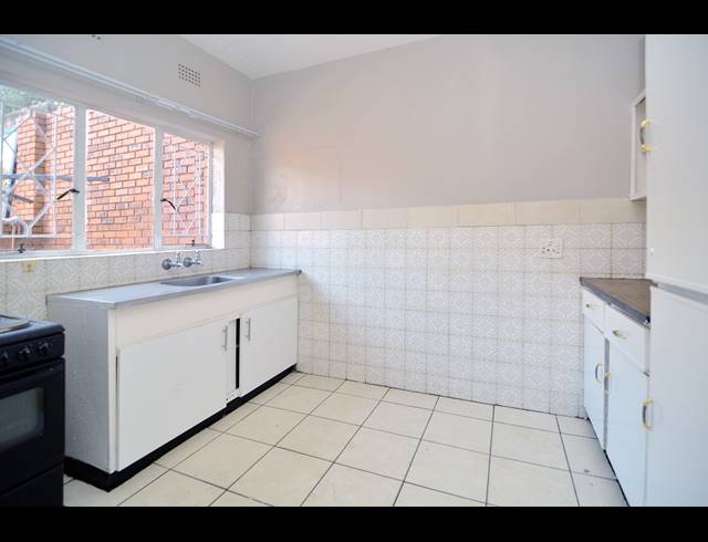 2 BEDROOM DUPLEX FOR SALE IN WINDSOR WEST